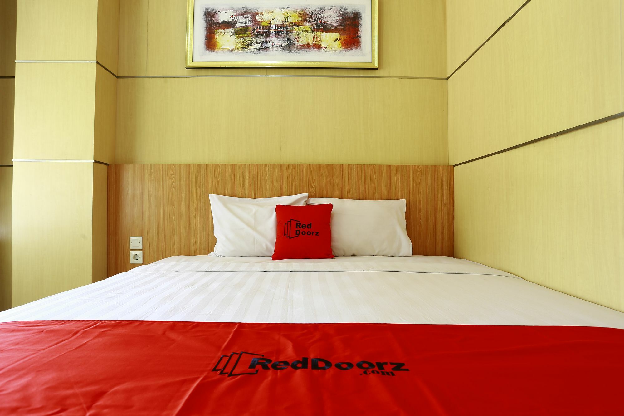 Отель Reddoorz Near Prawirotaman 2 Джокьякарта Экстерьер фото